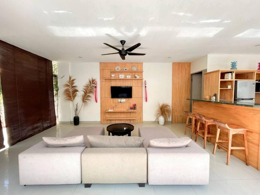 Villa Tepi Pantai *