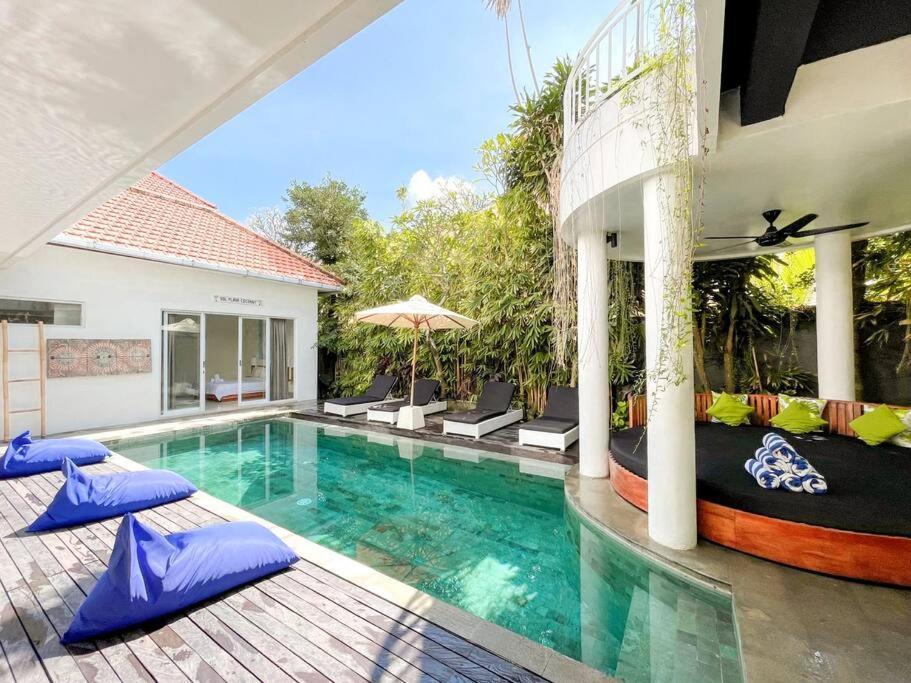 Tepi Pantai Villa